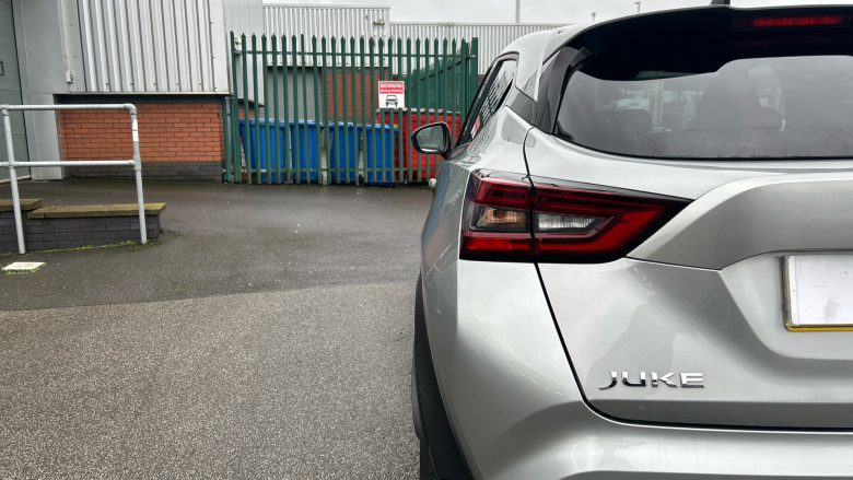 Nissan Juke 1.0 DiG-T 114 N-Connecta 5dr Petrol Hatchback